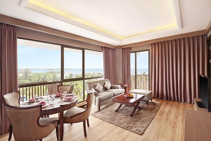 Swiss-Belhotel Соронг Экстерьер фото