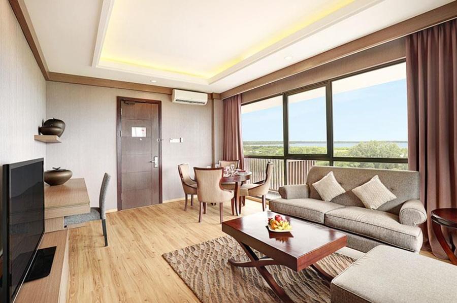 Swiss-Belhotel Соронг Экстерьер фото