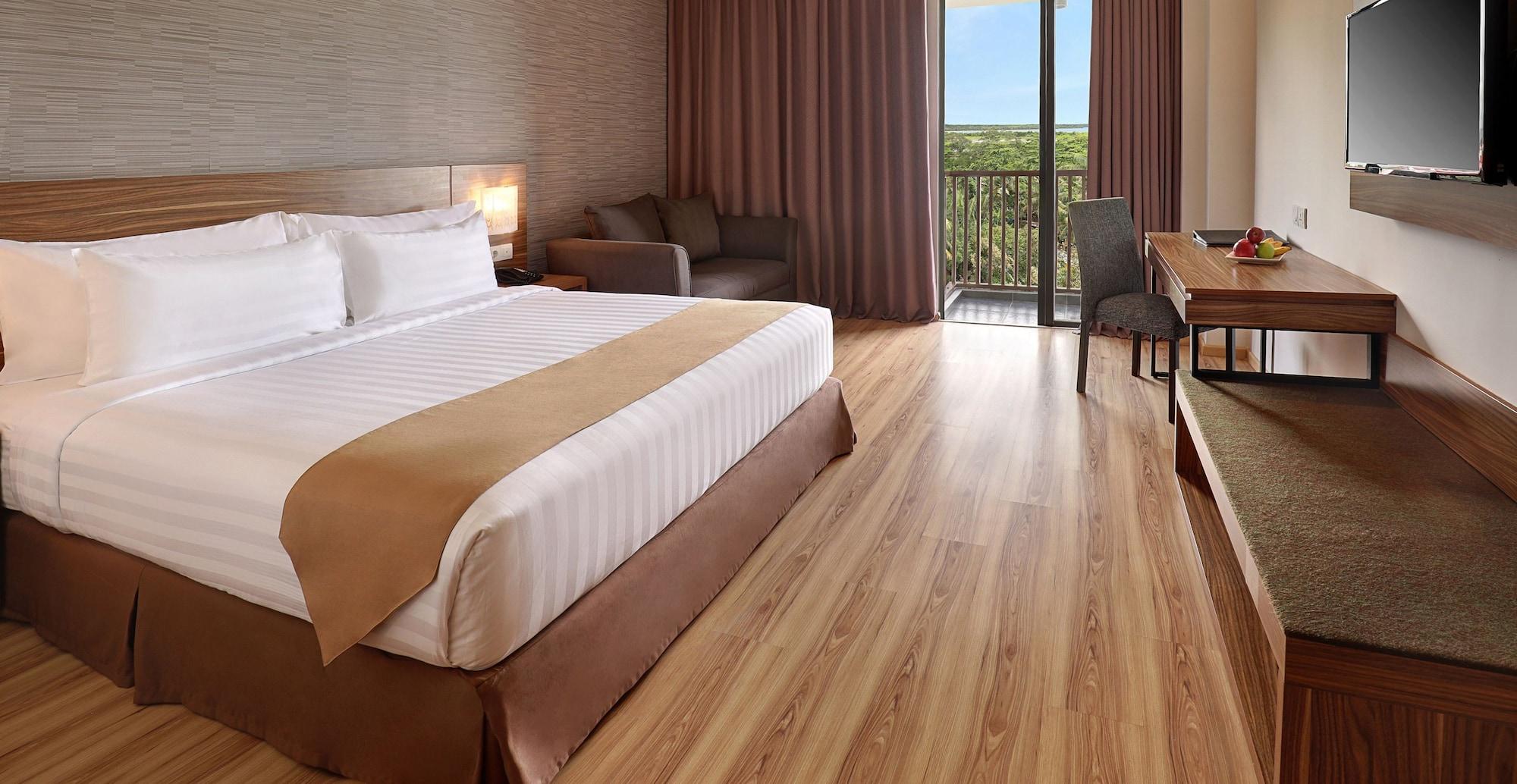 Swiss-Belhotel Соронг Экстерьер фото