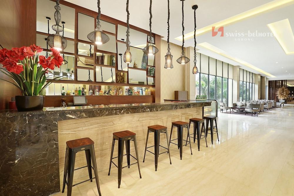 Swiss-Belhotel Соронг Экстерьер фото