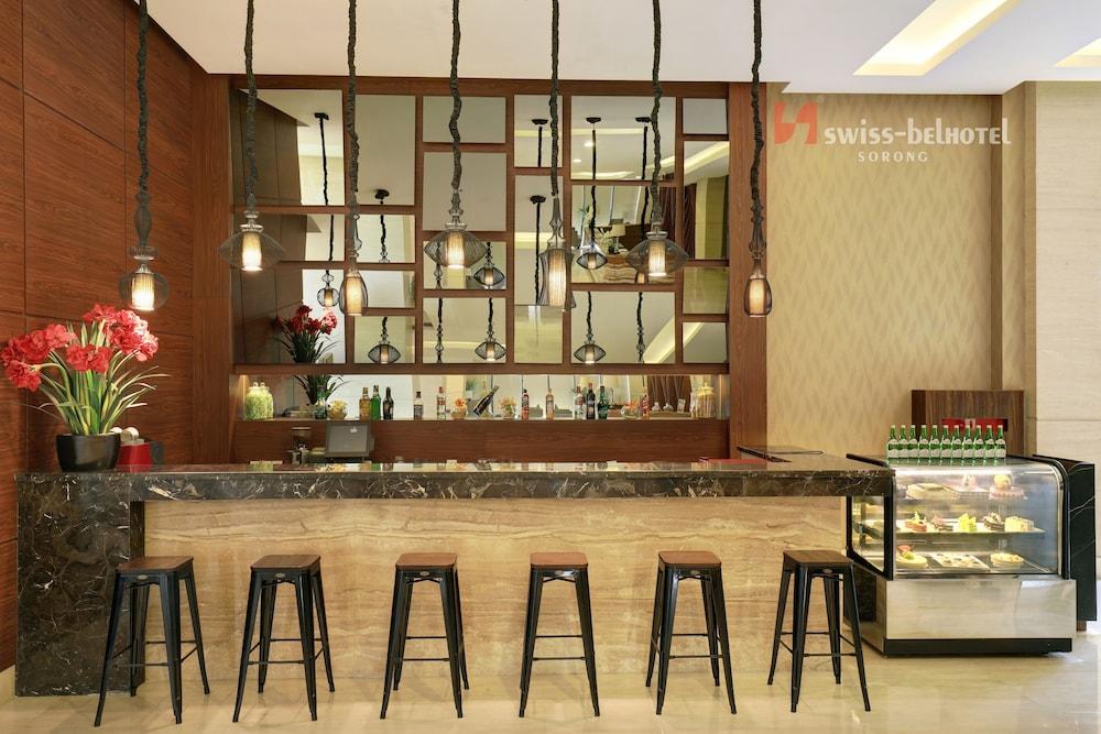 Swiss-Belhotel Соронг Экстерьер фото