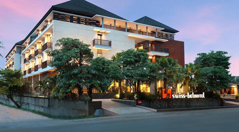 Swiss-Belhotel Соронг Экстерьер фото
