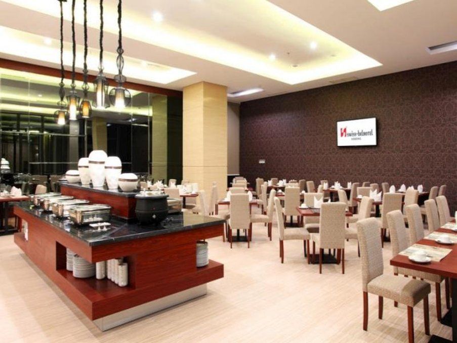 Swiss-Belhotel Соронг Экстерьер фото