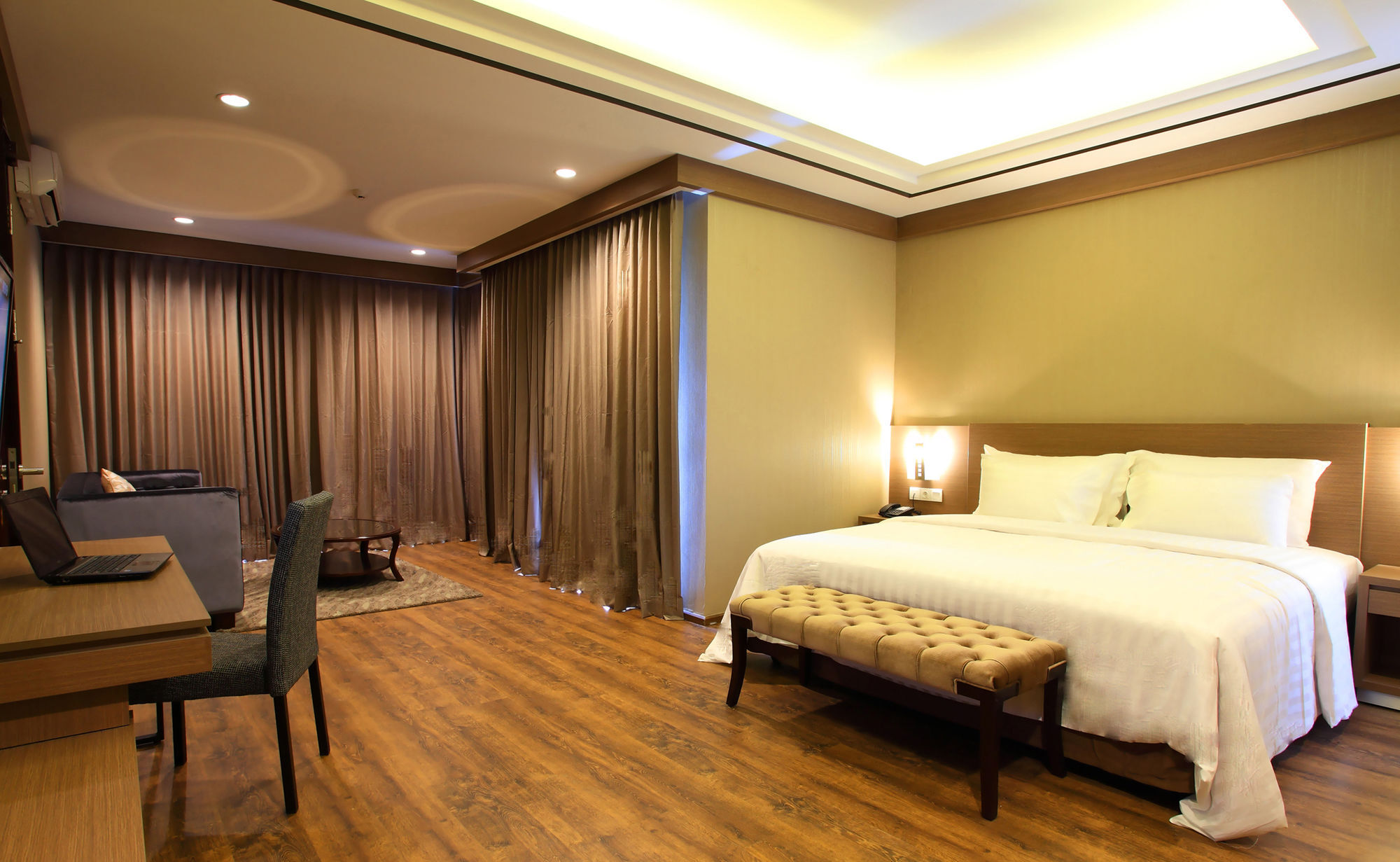 Swiss-Belhotel Соронг Экстерьер фото